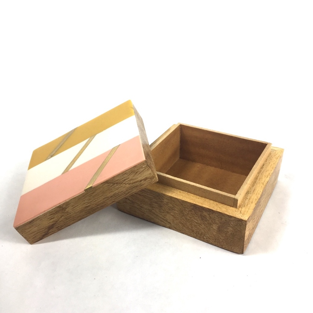 **HOST PICK*** Pier 1 - Wooden Box 3 1/2" x 3 1/2"